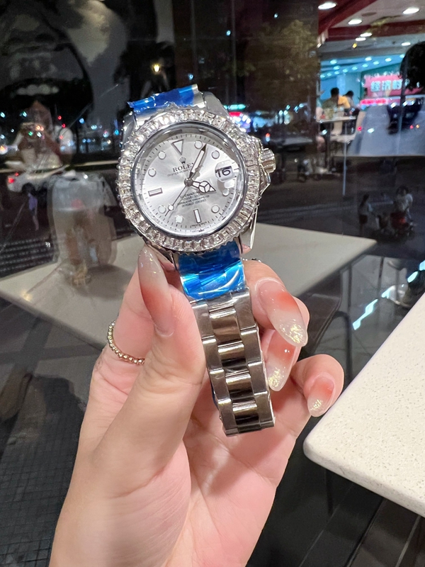 ブランド時計角部分ディテール